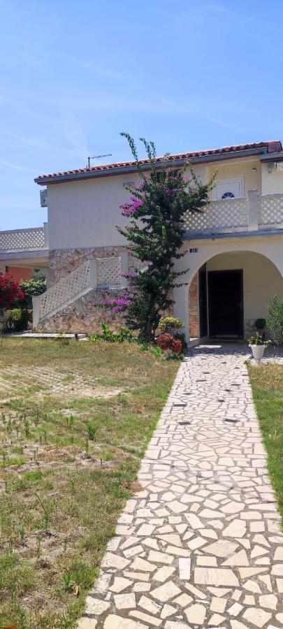 Villa Kadinela, 200M From Kamenjak, Huge Quiet Garden With Barbecue, 2 New Kitchens Premantura Ngoại thất bức ảnh