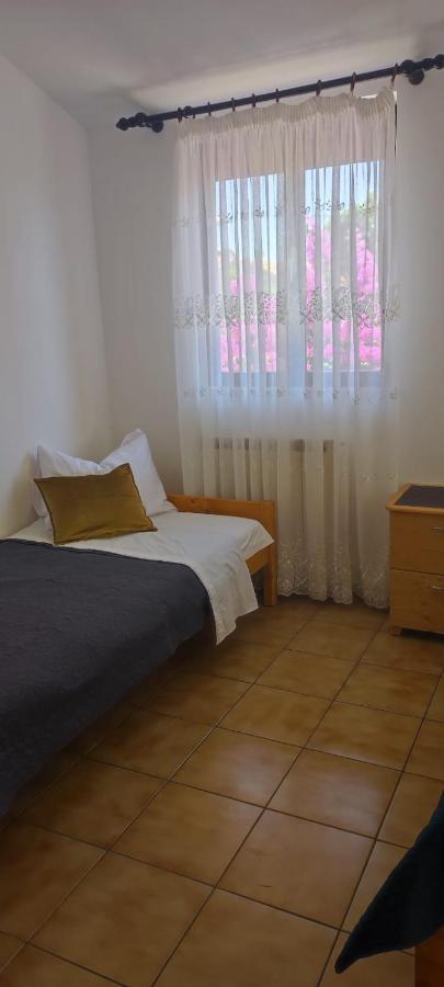 Villa Kadinela, 200M From Kamenjak, Huge Quiet Garden With Barbecue, 2 New Kitchens Premantura Ngoại thất bức ảnh