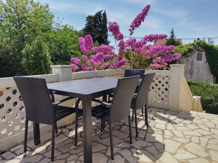 Villa Kadinela, 200M From Kamenjak, Huge Quiet Garden With Barbecue, 2 New Kitchens Premantura Ngoại thất bức ảnh