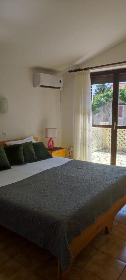 Villa Kadinela, 200M From Kamenjak, Huge Quiet Garden With Barbecue, 2 New Kitchens Premantura Ngoại thất bức ảnh
