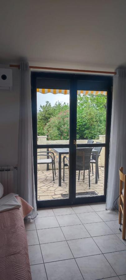 Villa Kadinela, 200M From Kamenjak, Huge Quiet Garden With Barbecue, 2 New Kitchens Premantura Ngoại thất bức ảnh
