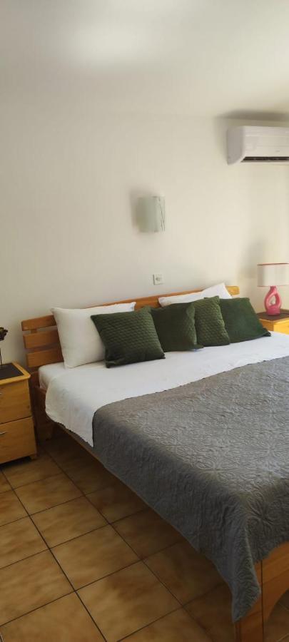 Villa Kadinela, 200M From Kamenjak, Huge Quiet Garden With Barbecue, 2 New Kitchens Premantura Ngoại thất bức ảnh