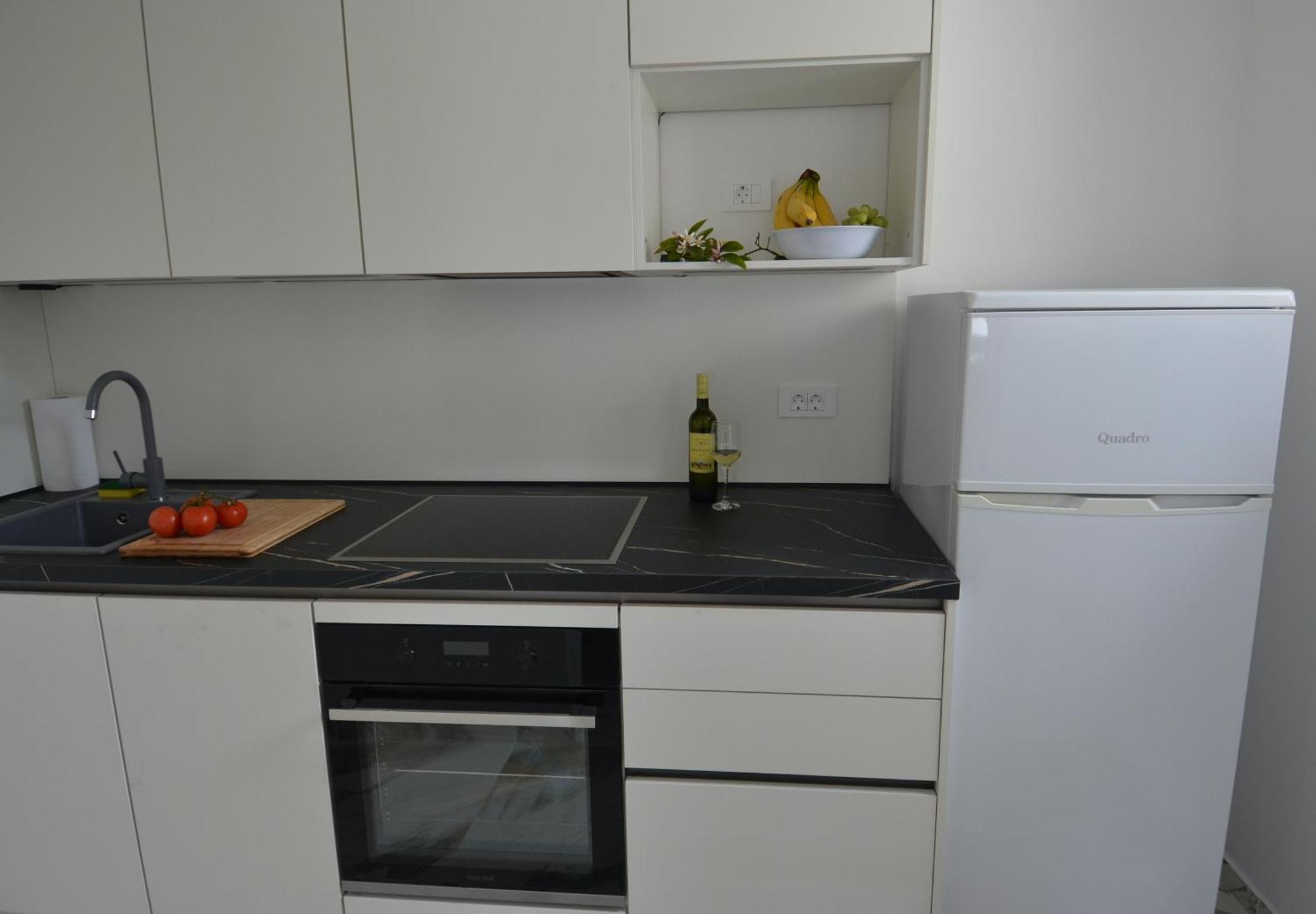 Villa Kadinela, 200M From Kamenjak, Huge Quiet Garden With Barbecue, 2 New Kitchens Premantura Ngoại thất bức ảnh